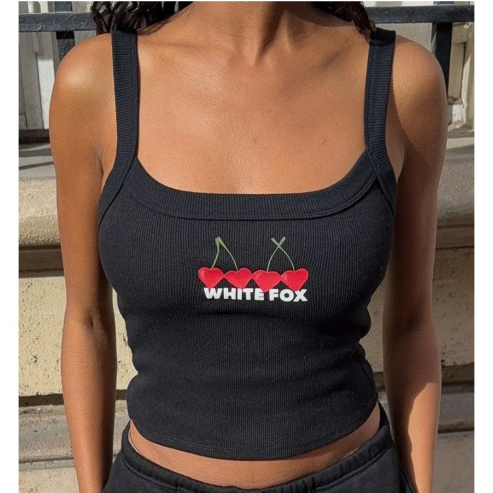 White Fox Boutique Club 14 Taylah Singlet Tank Black Ribbed Heart Cherry Sz M